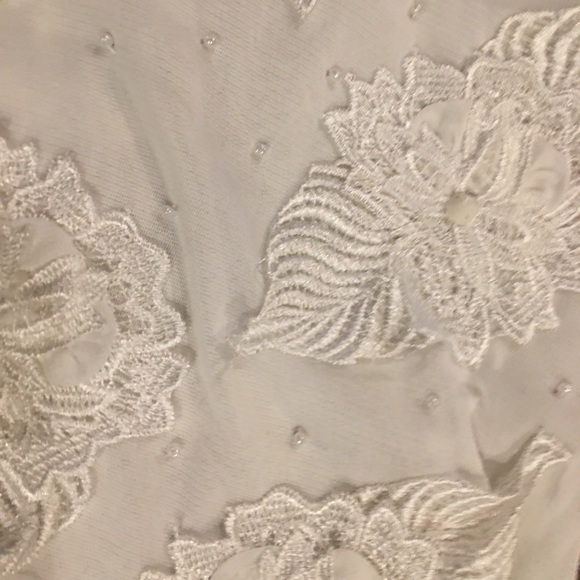 Pretty Angel White Dress S, sheer with Embroidery - Picture 7 of 11
